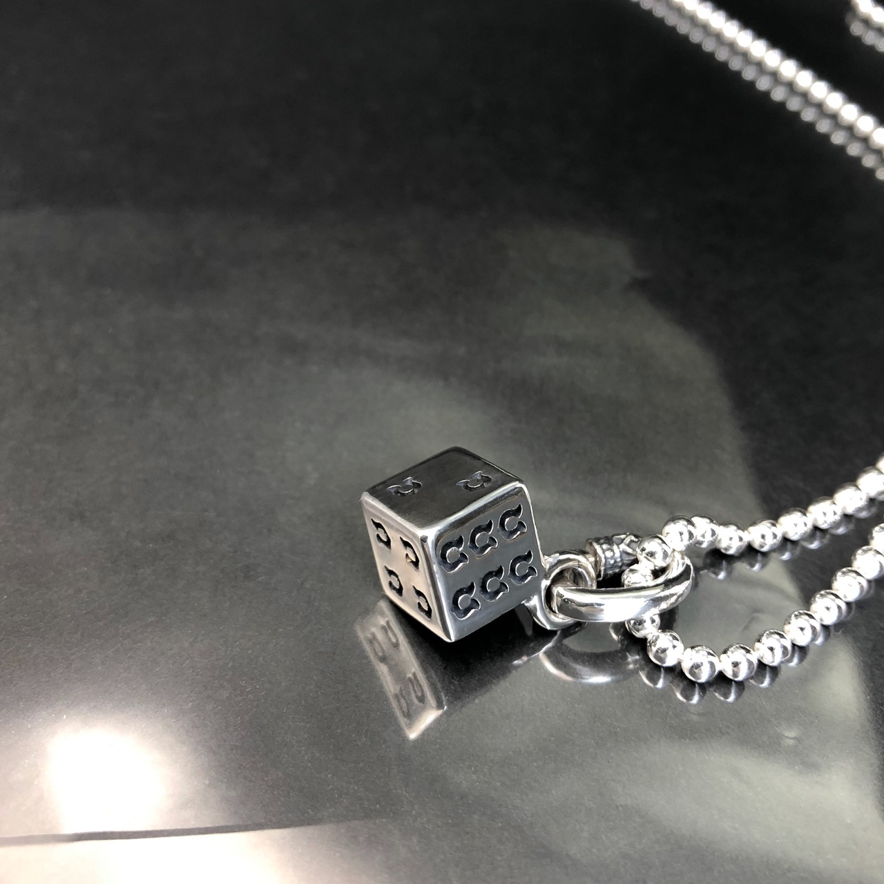 DICE : HORSESHOE BALL CHAIN NECKLACE / ホースシューダイス ボールチェーンネックレス