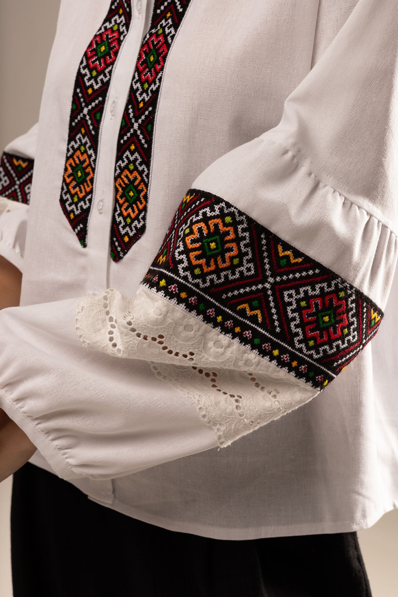 ウクライナ刺繍ヴィシヴァンカ　手刺繍　麻　レディース・フリーサイズ - 7