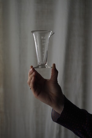 小粋な数字 計量ガラスカップ No.1-antique measure cup