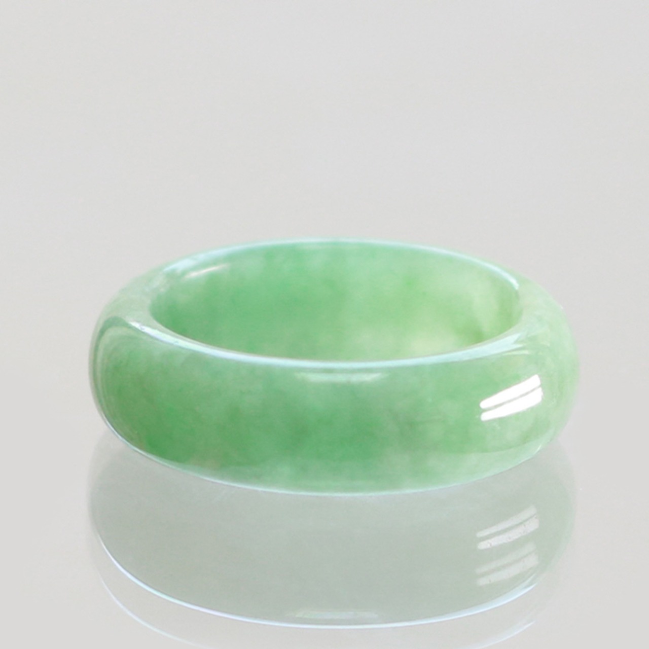 【13号 】 鮮やかなグリーン翡翠 甲丸リング A貨翡翠 jd_rg1967