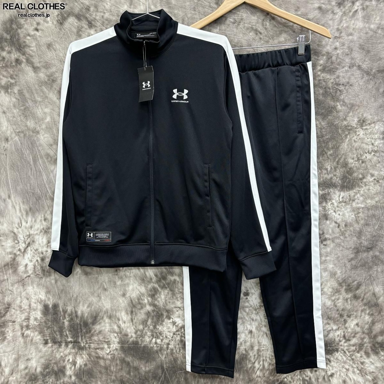 新品未使用 XL ブラック アンダーアーマー UNDER ARMOUR 著しい