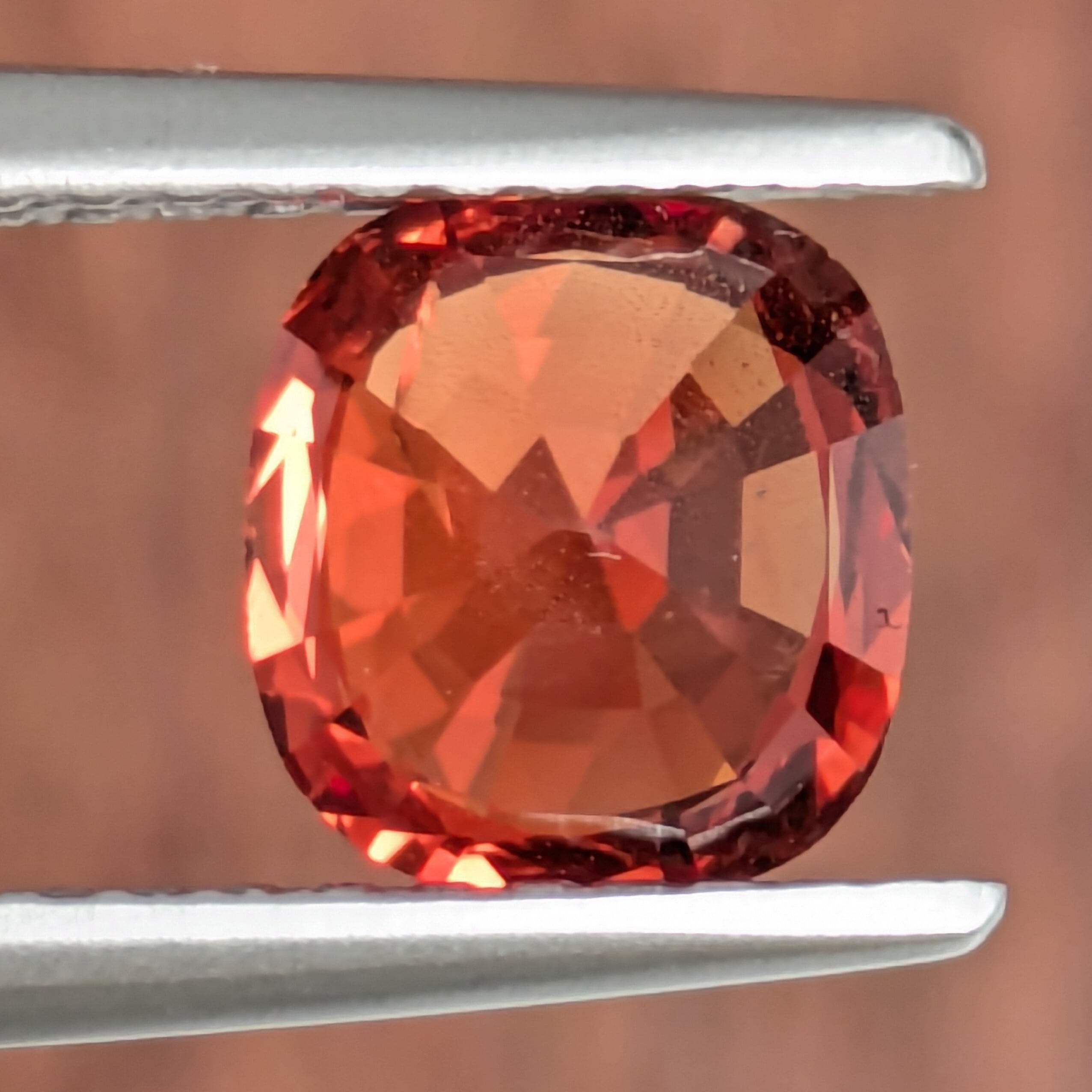 スピネル ルース ミャンマー・モゴック産【1.29ct】 PRO209373 | Gem's