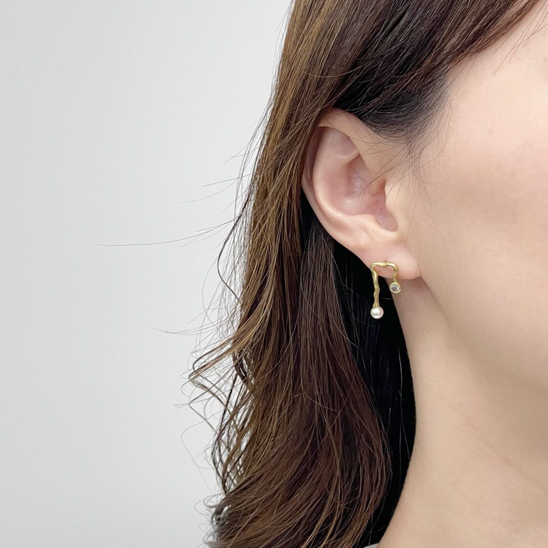 ユニークな歪み＆パール付きピアス【ete380】 | PAY ID