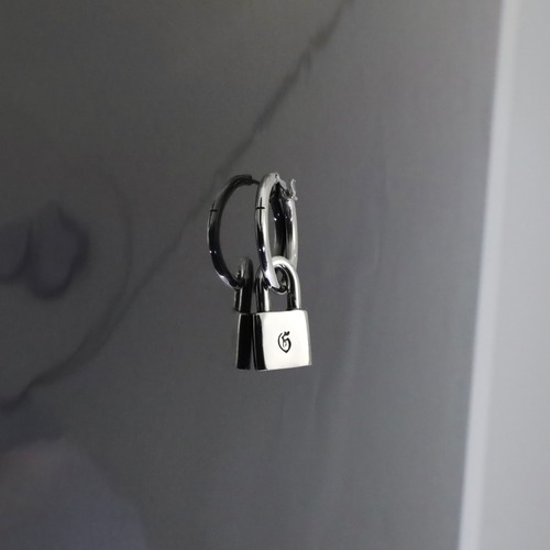 CROSS THIN HOOP [LARGE] with PADLOCK / クロスシンフープ ・Lウィズ パドロック