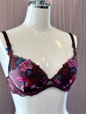 ペタルコンフェッション モールドカップブラジャー 32B、32C、 サイズリズシャルメル