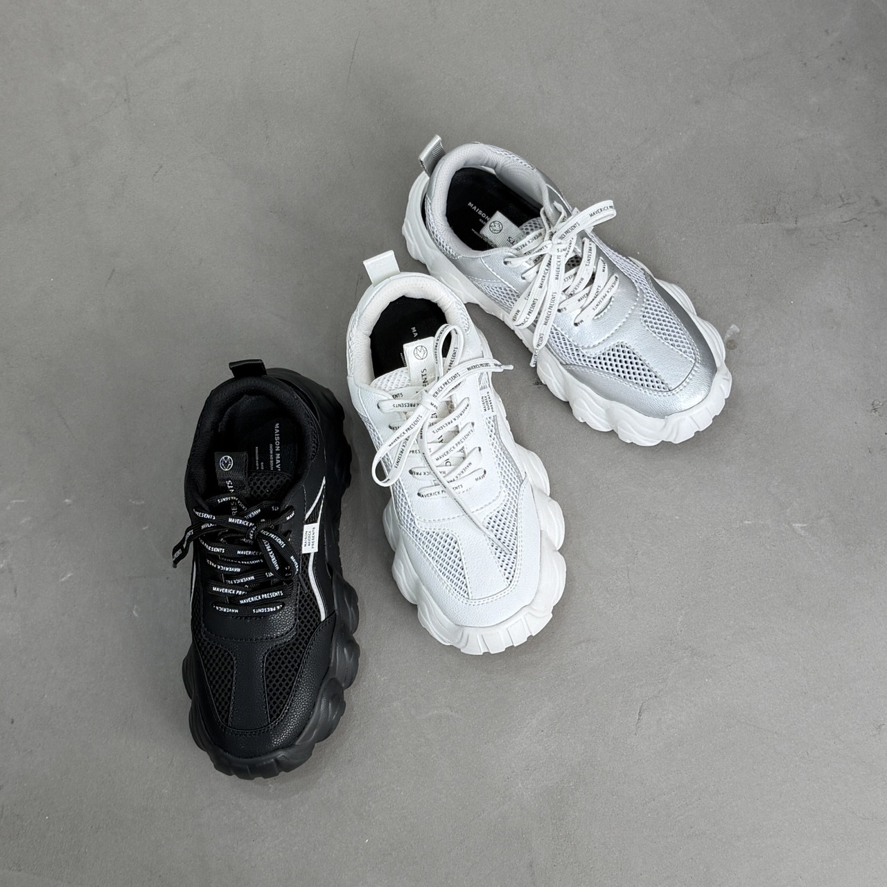 【受注予約：6月下旬入荷予定】chunky sole dad sneakers‐sandals/black