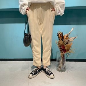 TUCK TAPERD SLACKS PANTS (IVORY)