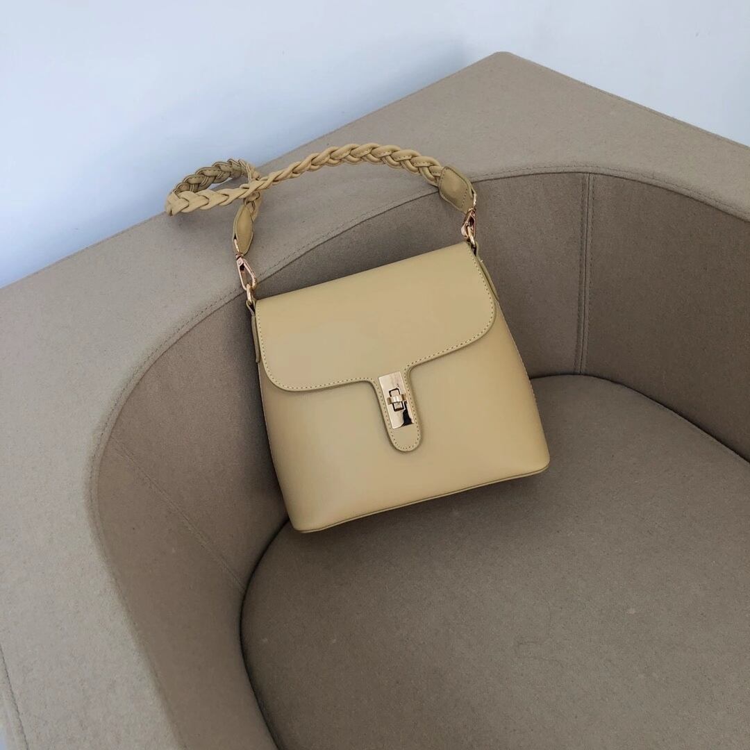 ツイストベルト　ショルダーバッグ　AS103-005