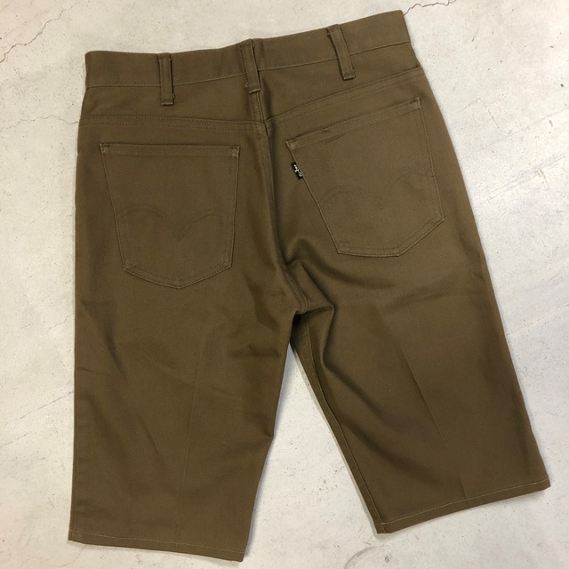 1970'S LEVI'S KHAKI STA-PREST SHORTS "BIG E"