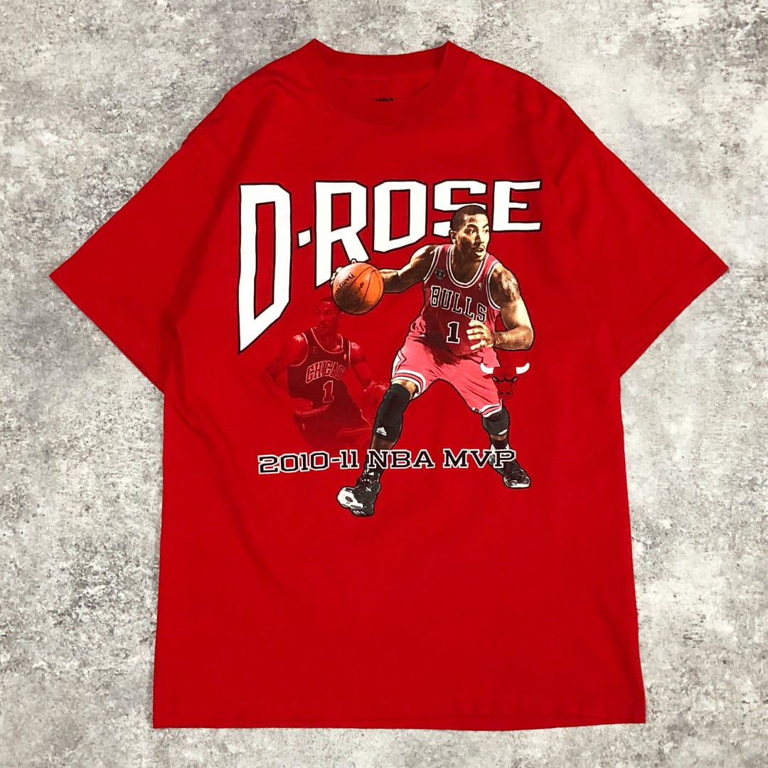 NBA デリック・ローズ シカゴ・ブルズ MVP フォトプリントTシャツ | 【公式】am3:41 -NBA古着ショップ- powered by  BASE