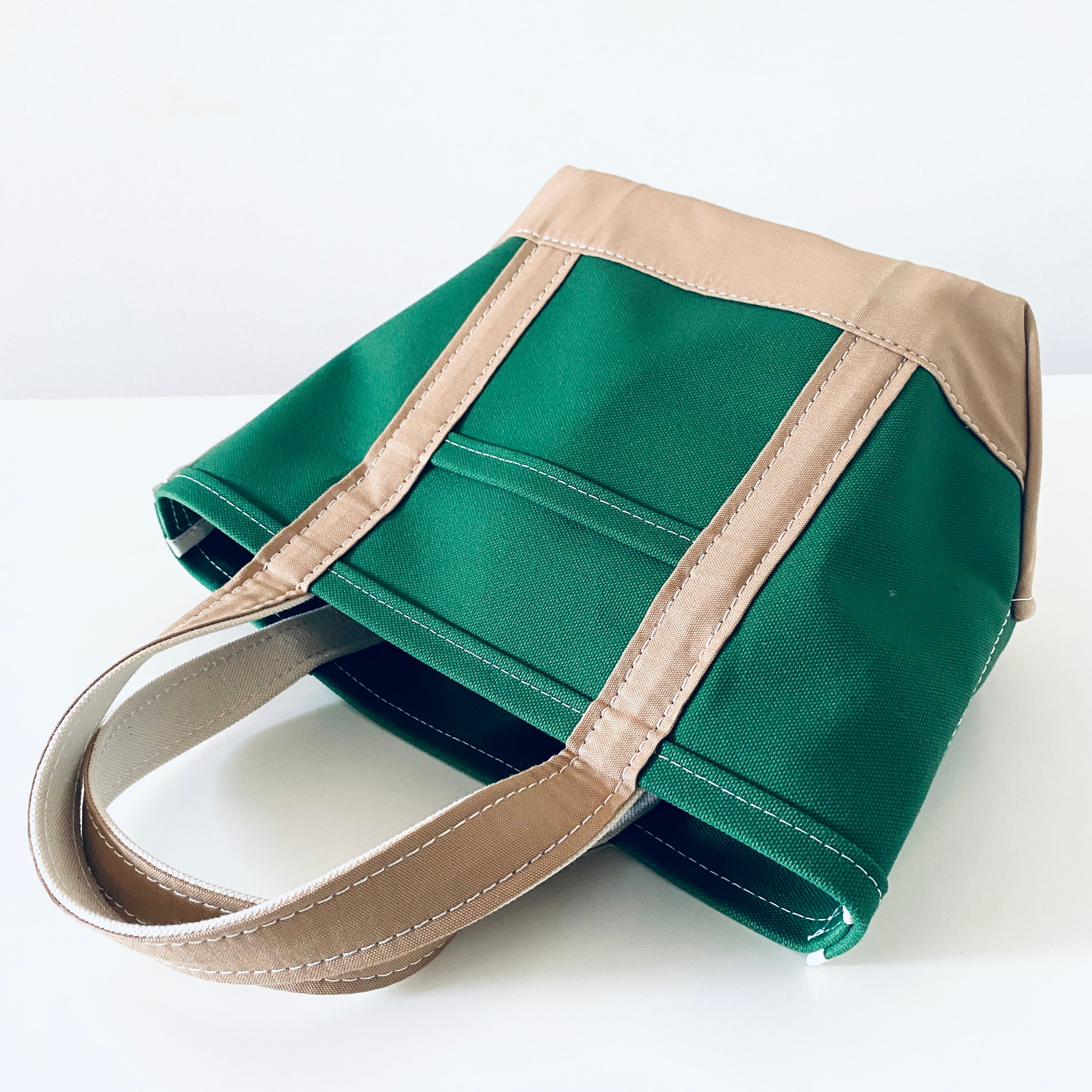 日本製】自立カラートートバッグ グリーン(base) ＆ベージュ(handle