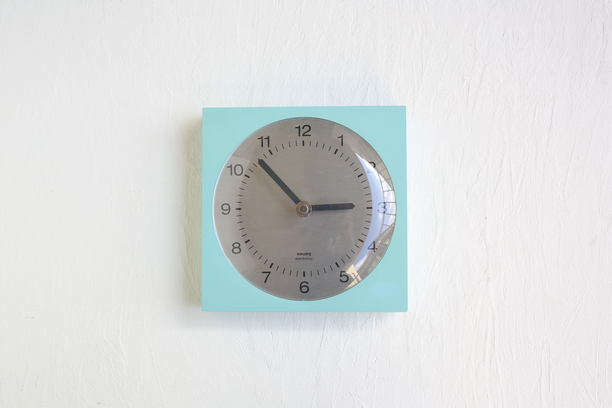 ドイツ アンティーク ヴィンテージ KRUPS 掛時計(JUNHGHANS製電池式クォーツ交換済)N-03953