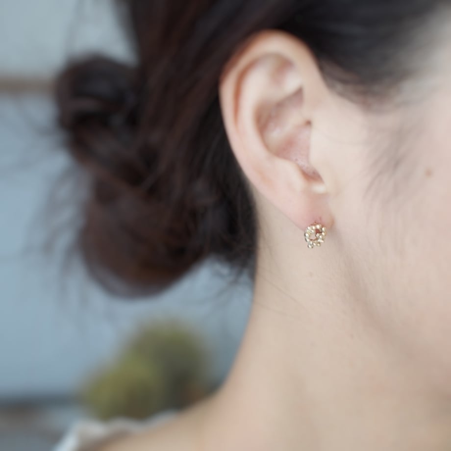 12/27までの期間限定販売（年内28-29日発送）つぶ輪スタッドピアス