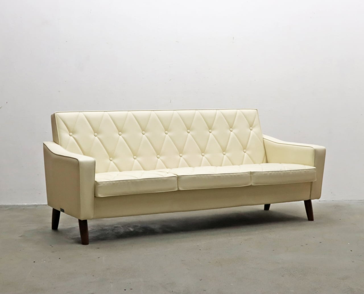 カリモク60 karimoku ロビーチェア 3シーター ホワイト 3Pソファ  