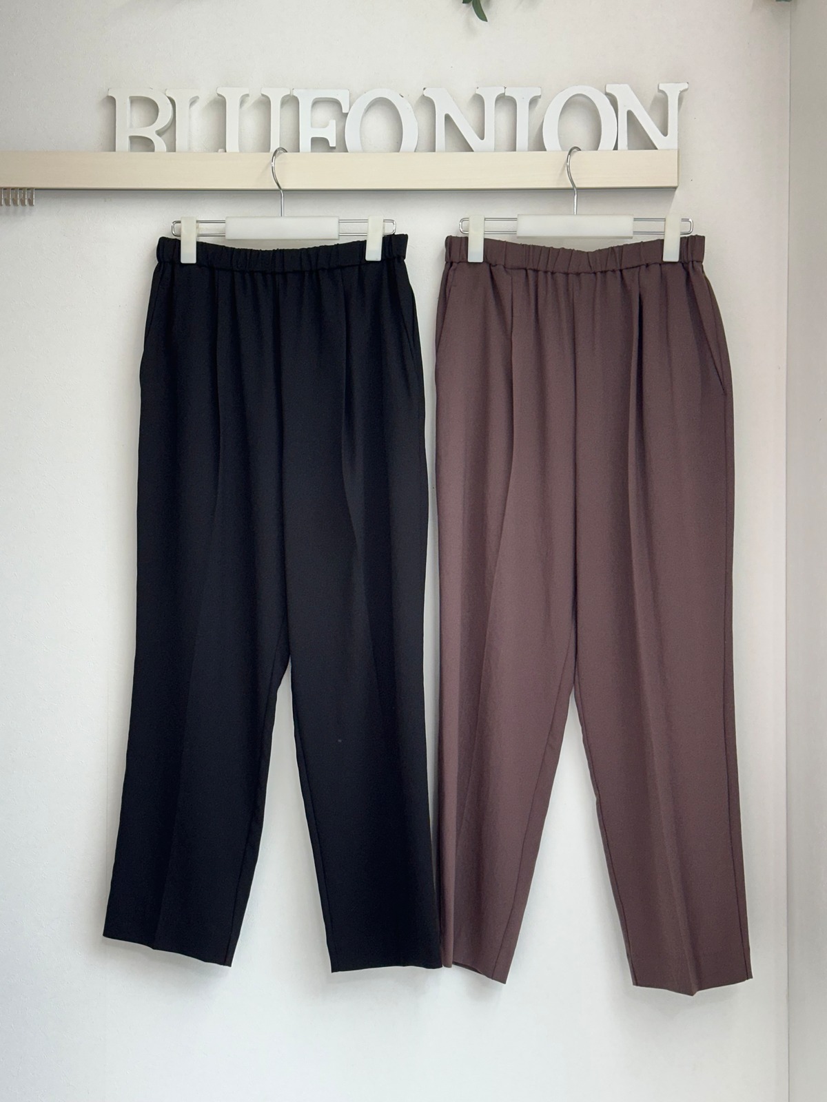 ストレッチシフォンテーパードパンツ 大人女性 ブルーオニオン