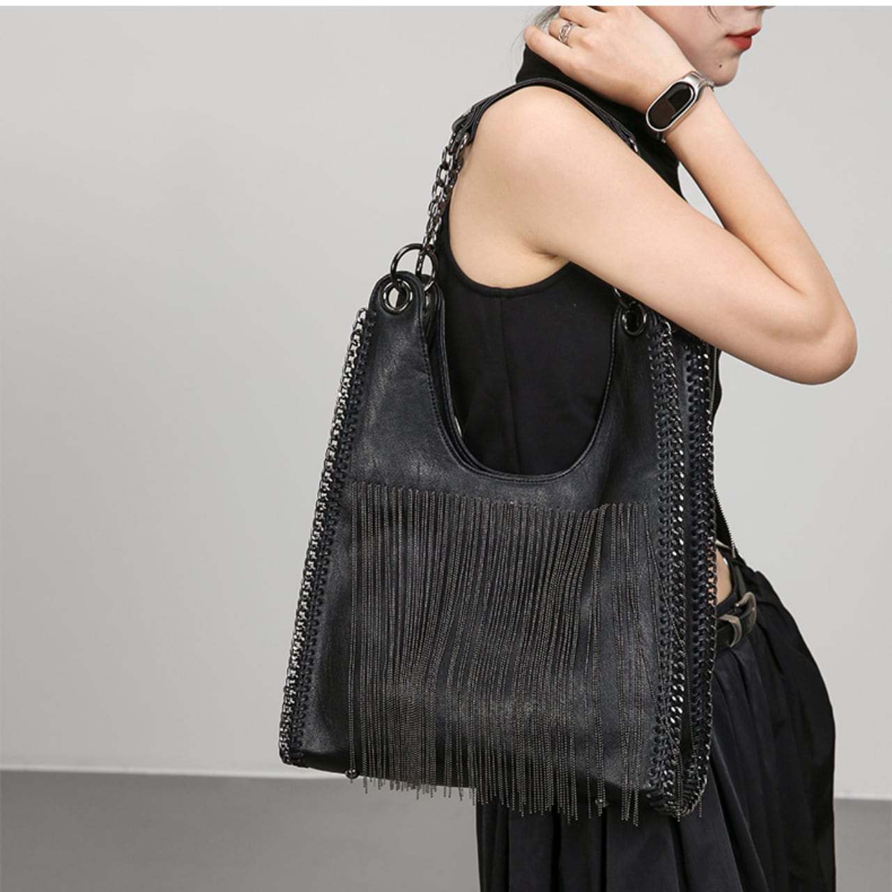 Metal Chain Decorative Tote Bag L00399