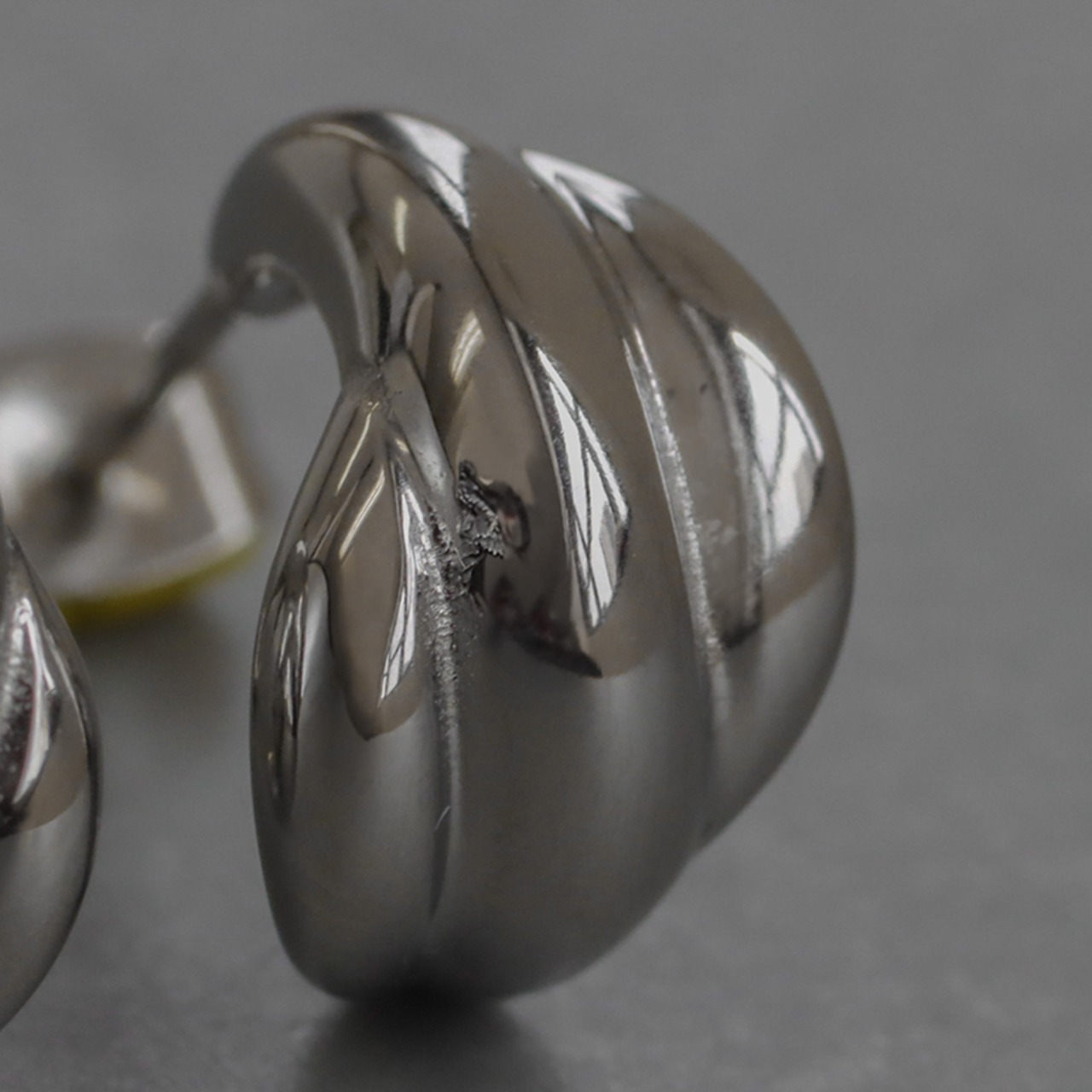 【ネコポス便】金属アレルギー対応のクラシカルウェーブピアス  2457