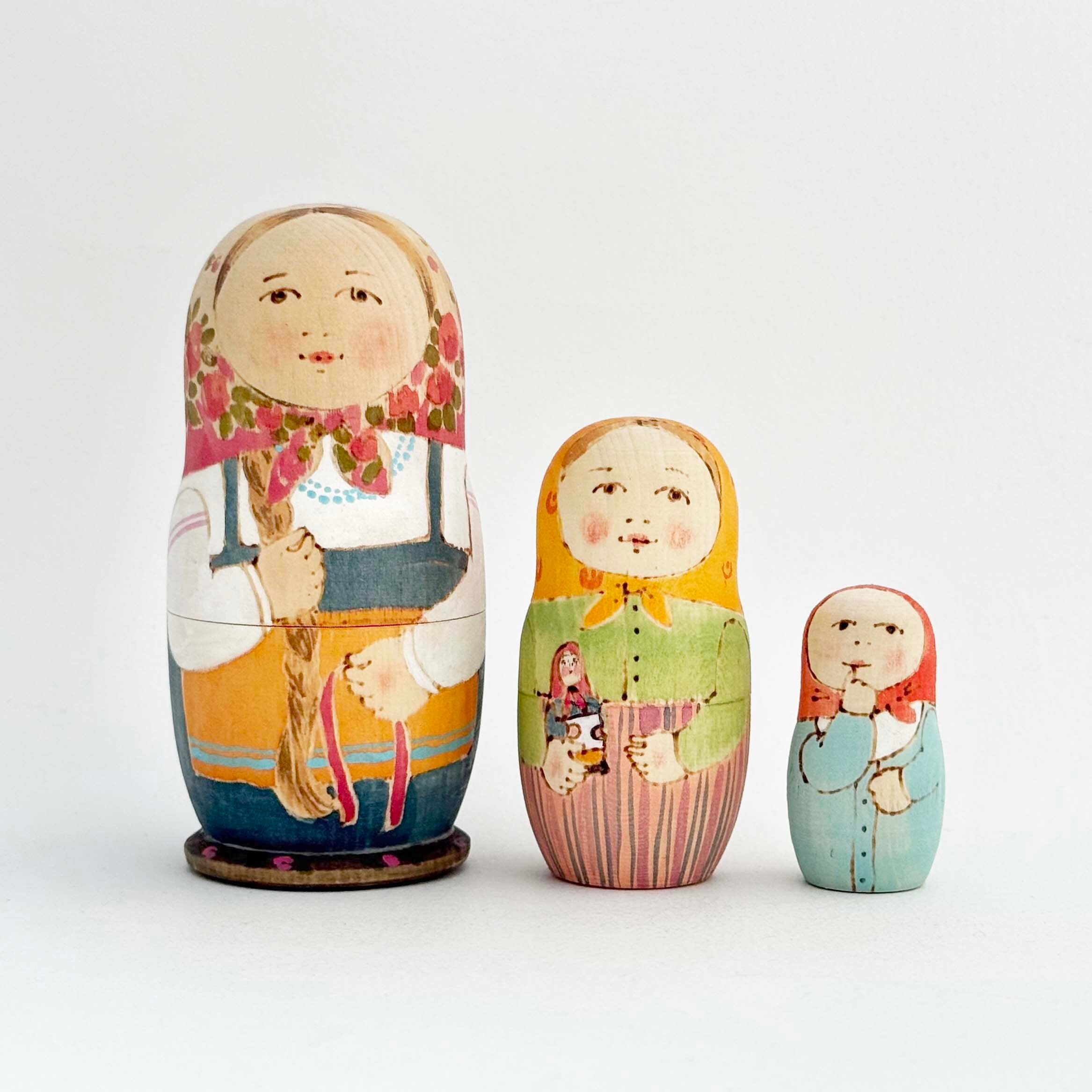 アーティスト・マトリョーシカ（マリヤ・ドミトリエワ作 / 三つ編み3個組）