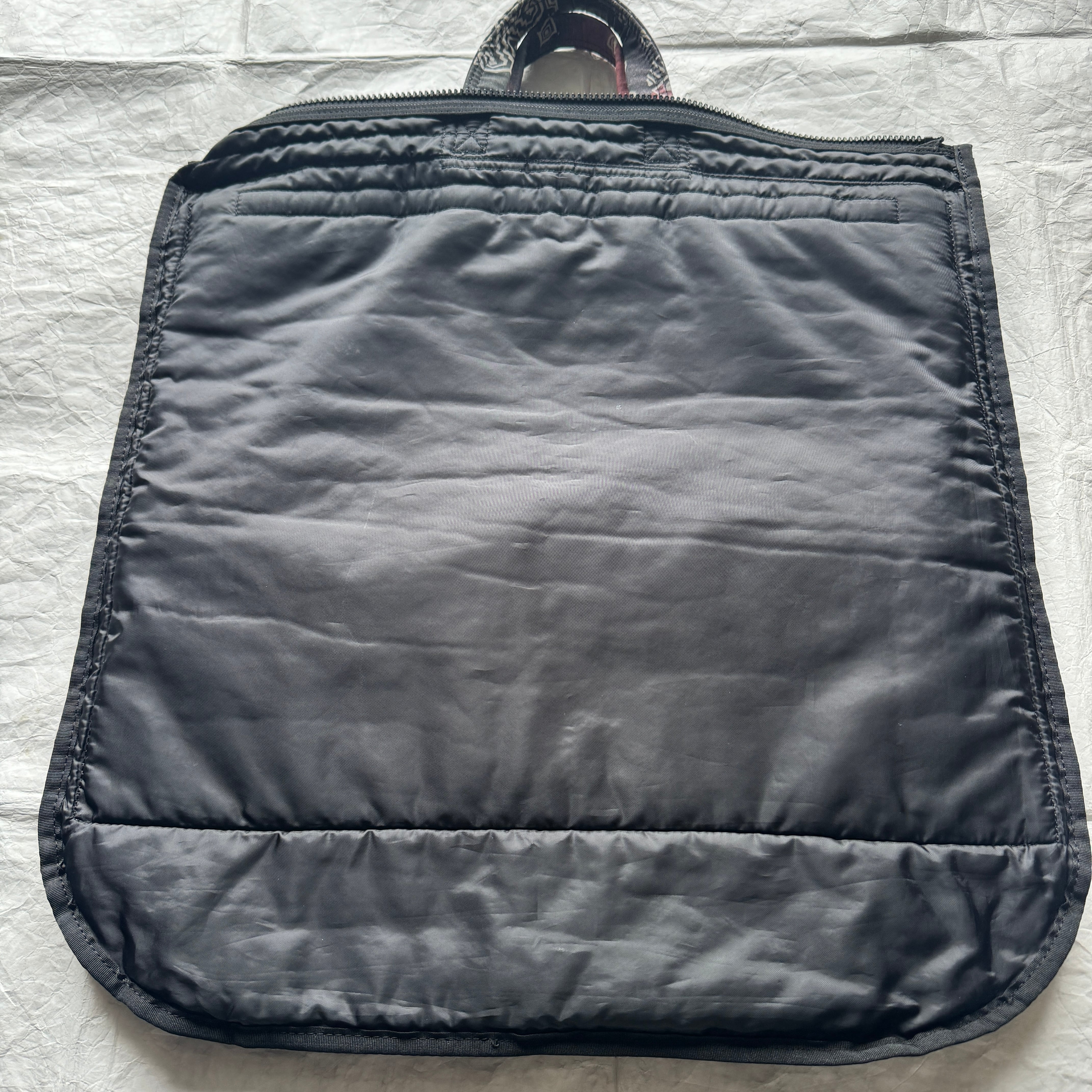 PORTER x NEIGHBORHOOD バンダナ柄 ヘルメットバッグ | 古着屋 PORTER x NEIGHBORHOOD バンダナ柄 ヘルメットバッグ | 古着屋