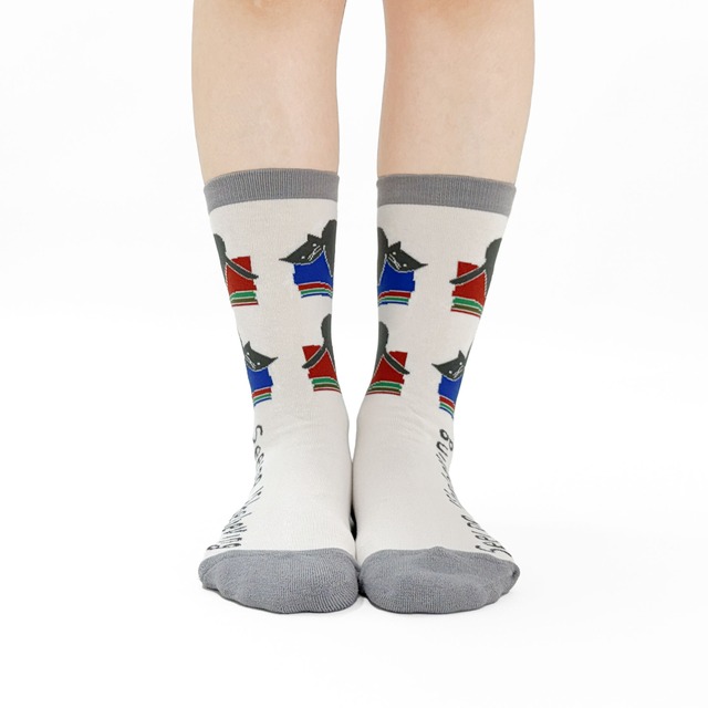 【JIN KITAMURA】北村人 SOCKS BLACK CAT ON BOOK ソックス 本の上の黒猫