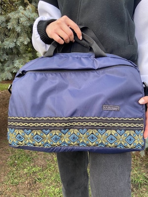UA.Designerオリジナル　ウクライナ刺繍ブリーフケース（シルク手刺繍）ユニセックス　YKK