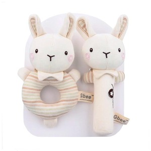 【特価処分】Shinse ぬいぐるみ がらがら 赤ちゃん おもちゃ ラトル りんりんスティック 可愛い 布のおもちゃ 3ヶ月から オーガニックコットン 人気 出産祝い 知育玩具 新生児 子供 ベビー 0 1 2 3歳 乳幼児 女の子 男の子 出産祝い 誕生日 クリスマス ギフト プレゼント うさぎさん 2点セット