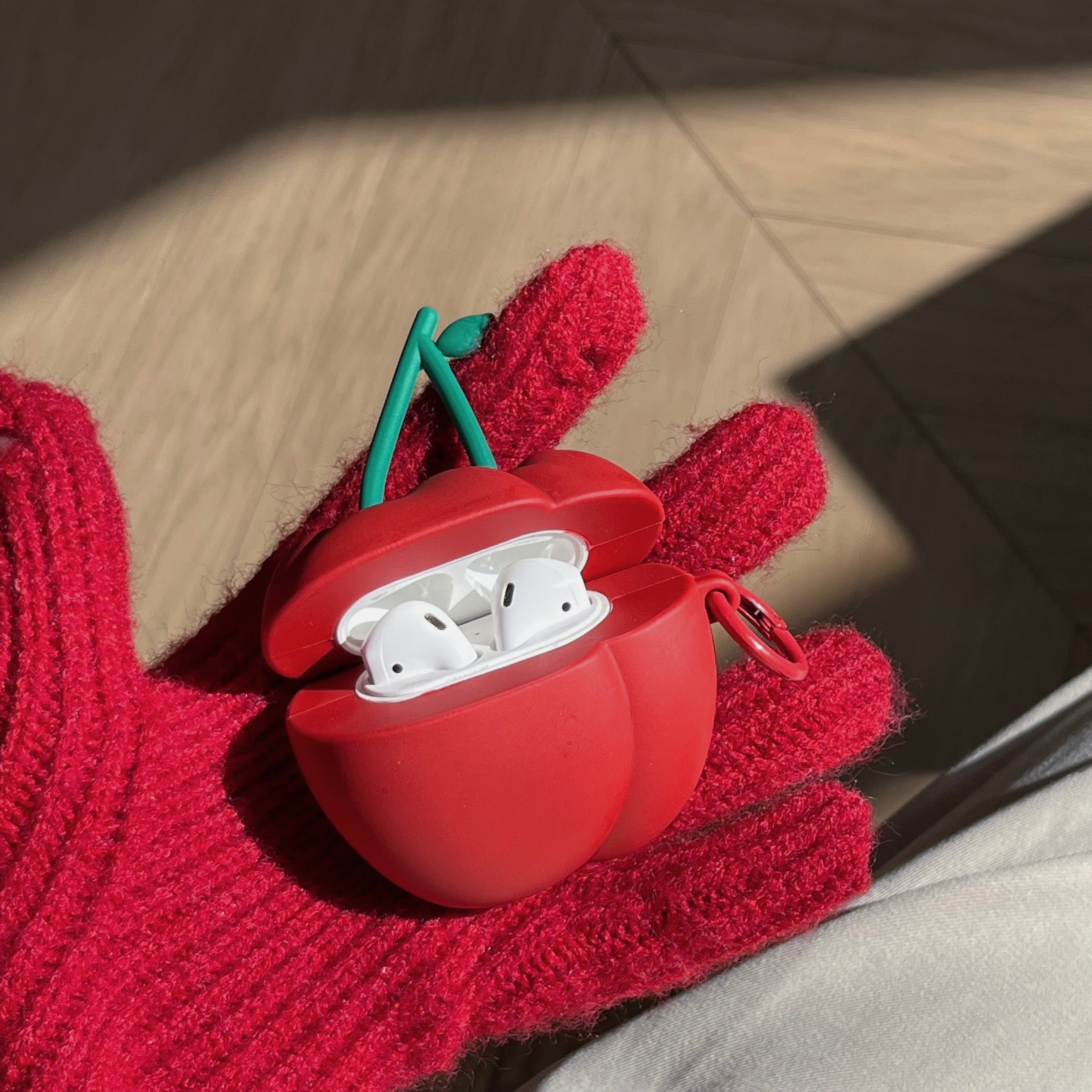最新 AirPods Pro3 / AirPods4対応 さくらんぼ AirPodsケース カラビナ