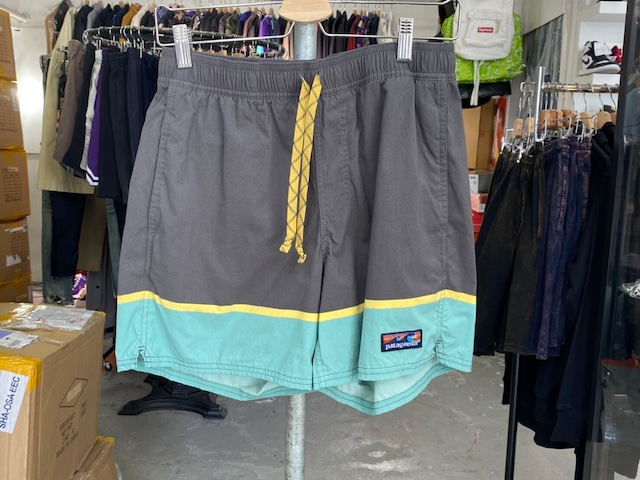 patagonia STRETCH WAVEFARER VOLLEY SHORT STRIPE FORGE GREY MEDIUM