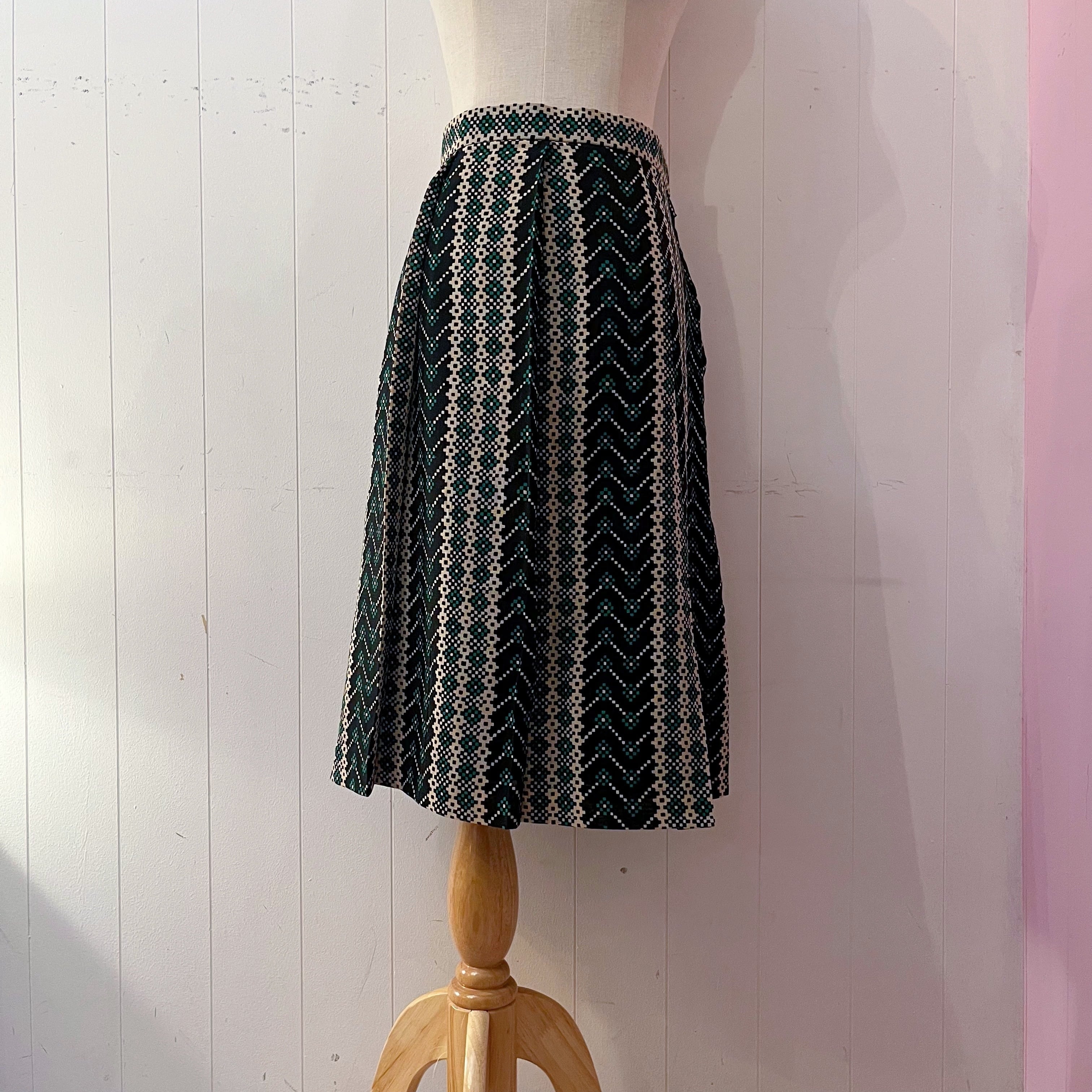 geometric flower tuck skirt