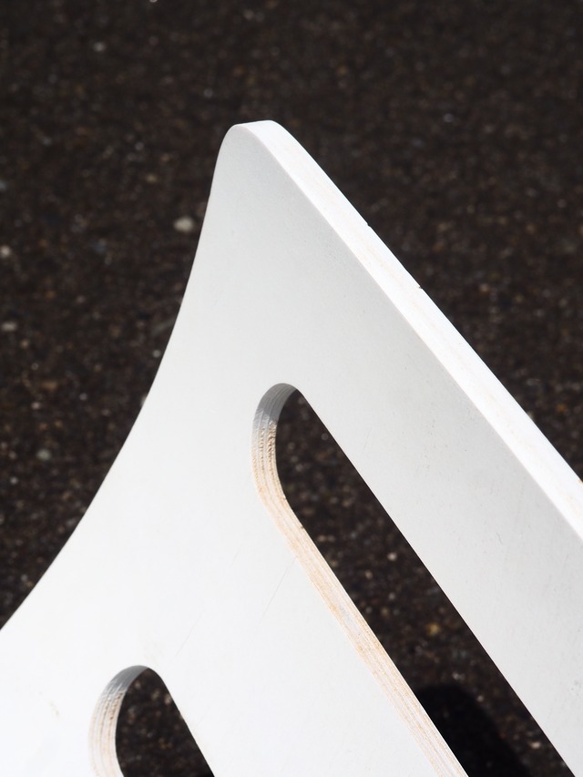 Retractable magazine rack