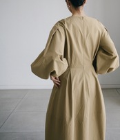 ベルスリーブVネックワンピース