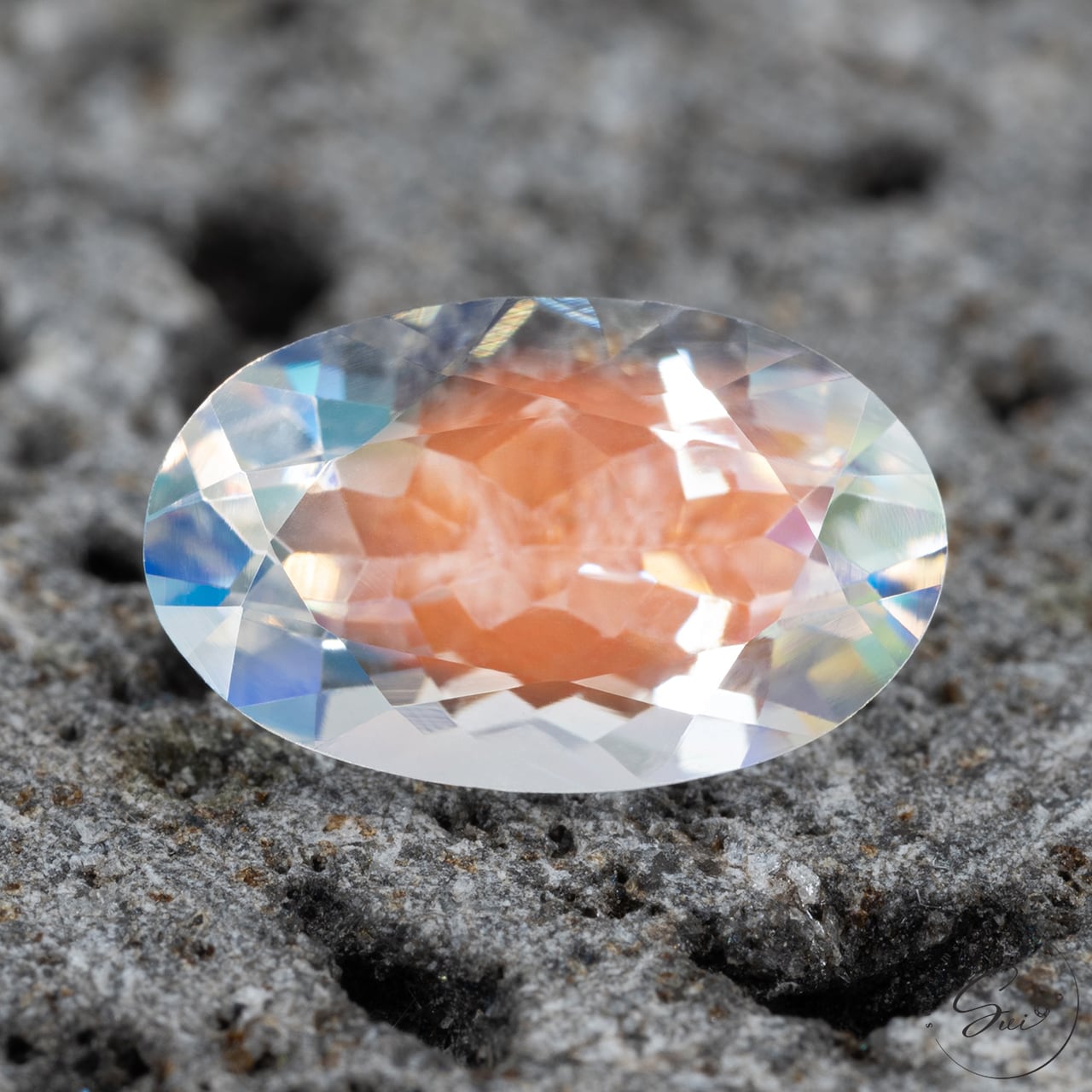 天然【非加熱】レインボームーンストーン 1.04ct | SUI GEMSTONE