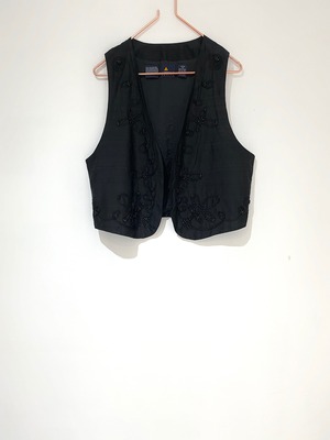 ◼︎90s beads embroidery silk vest  from U.S.A.◼︎