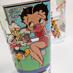 ♧【 AMERICAN PAIR GLASS / ペアグラス 】 『 Betty Boop ( ベティ・ブープ ) 』ガラス / コップ / ペアグラスセット 〚アメリカン雑貨 アメトイ〛
