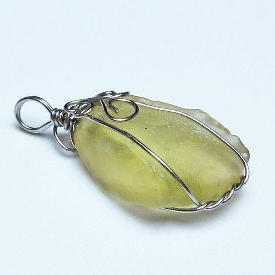 リビアングラス ペンダント 一点物 メール便可 112-13645