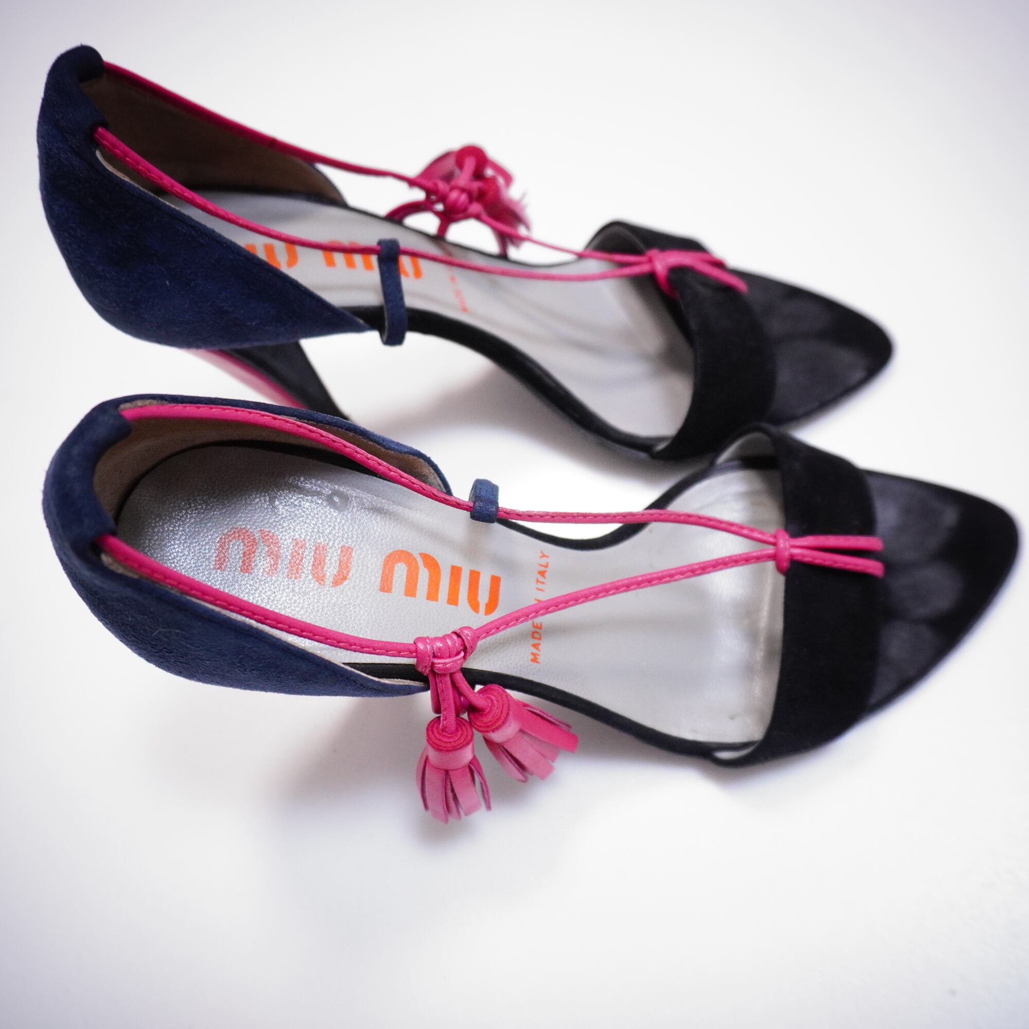 miu miu】ミュウミュウ スエードレザー×コードリボン・タッセル