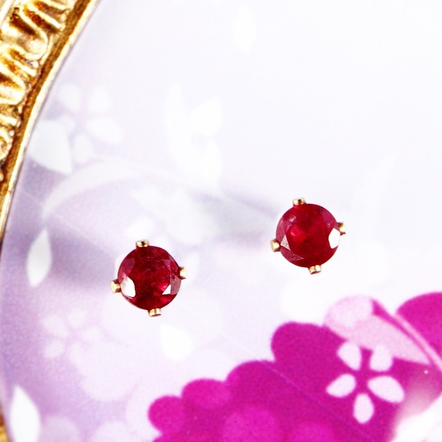 宝石質ルビーのひと粒ピアス 4mm｜SLV925 ゴールド or シルバー