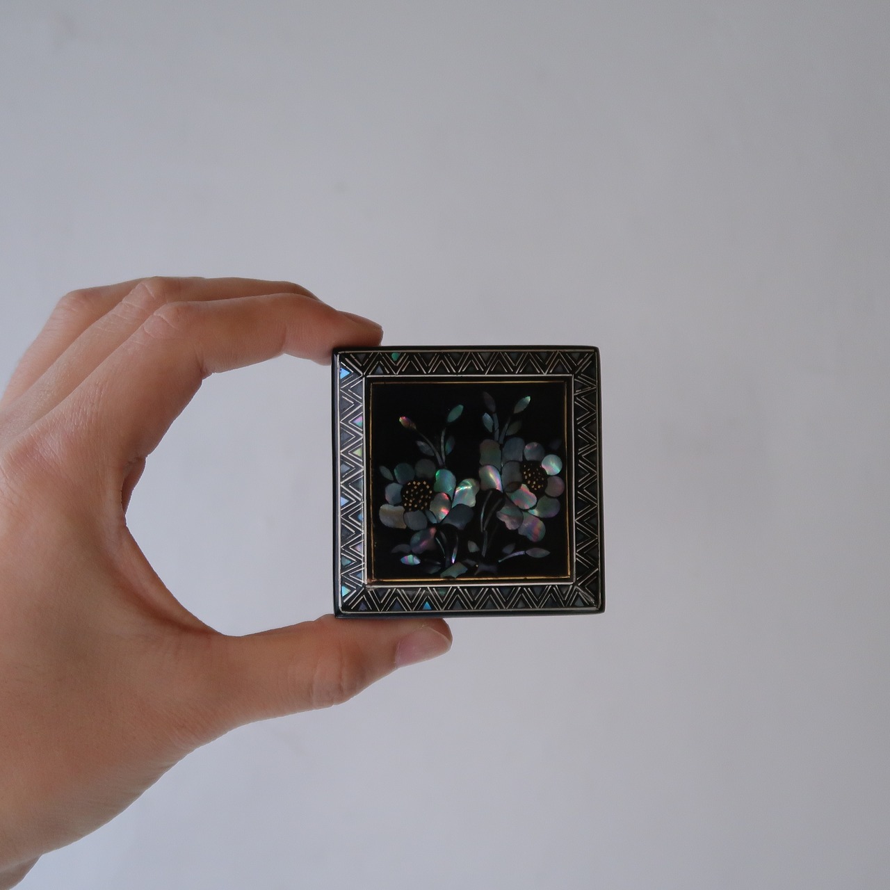 螺鈿のキューブケース