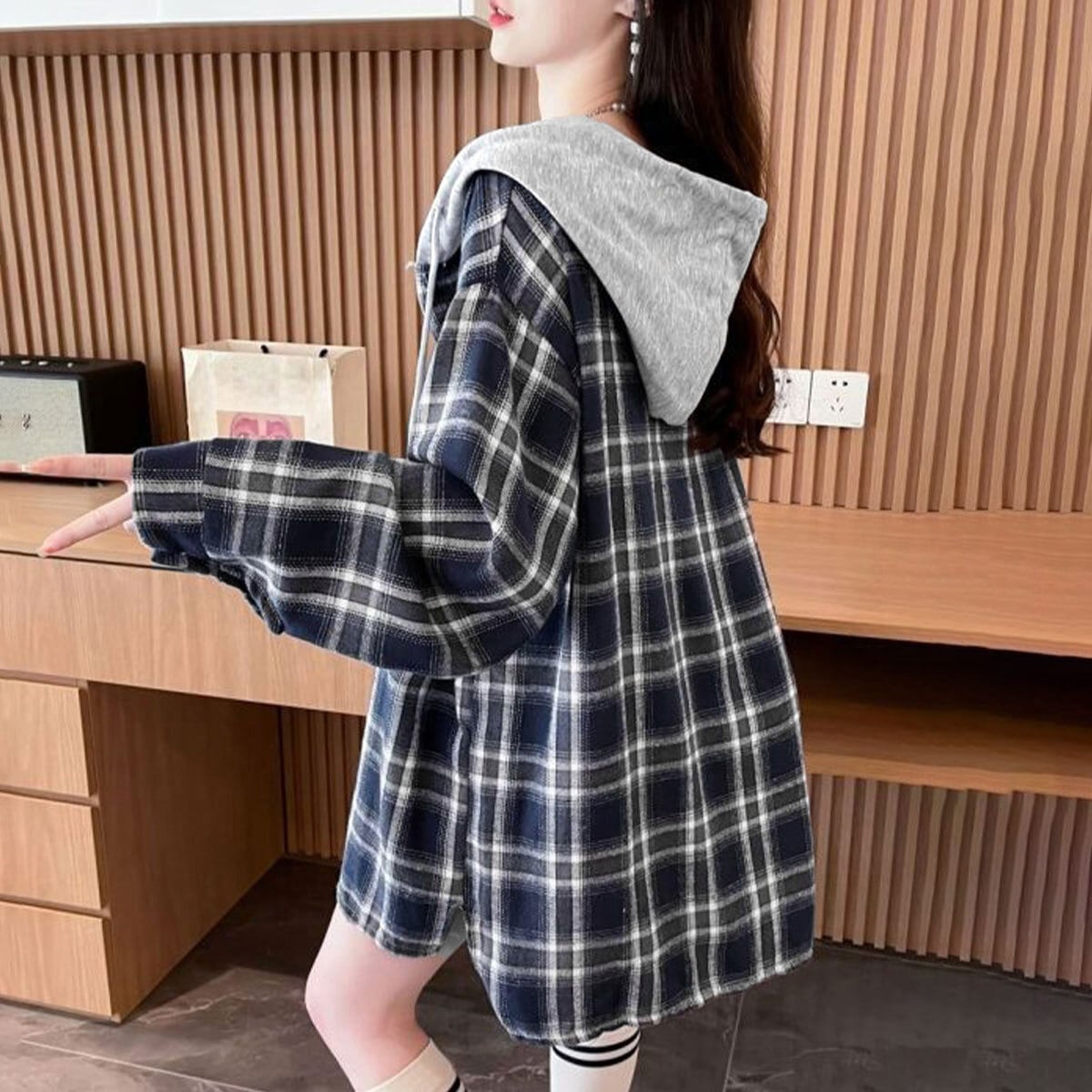 ネルシャツ フード付き 長袖 シャツ レディース 春秋冬 韓国 ライトアウター トップス おしゃれ 大人 カジュアル ストリート アメカジ レトロ 微起毛 ゆったり オーバーサイズ 大人可愛い 大人女子