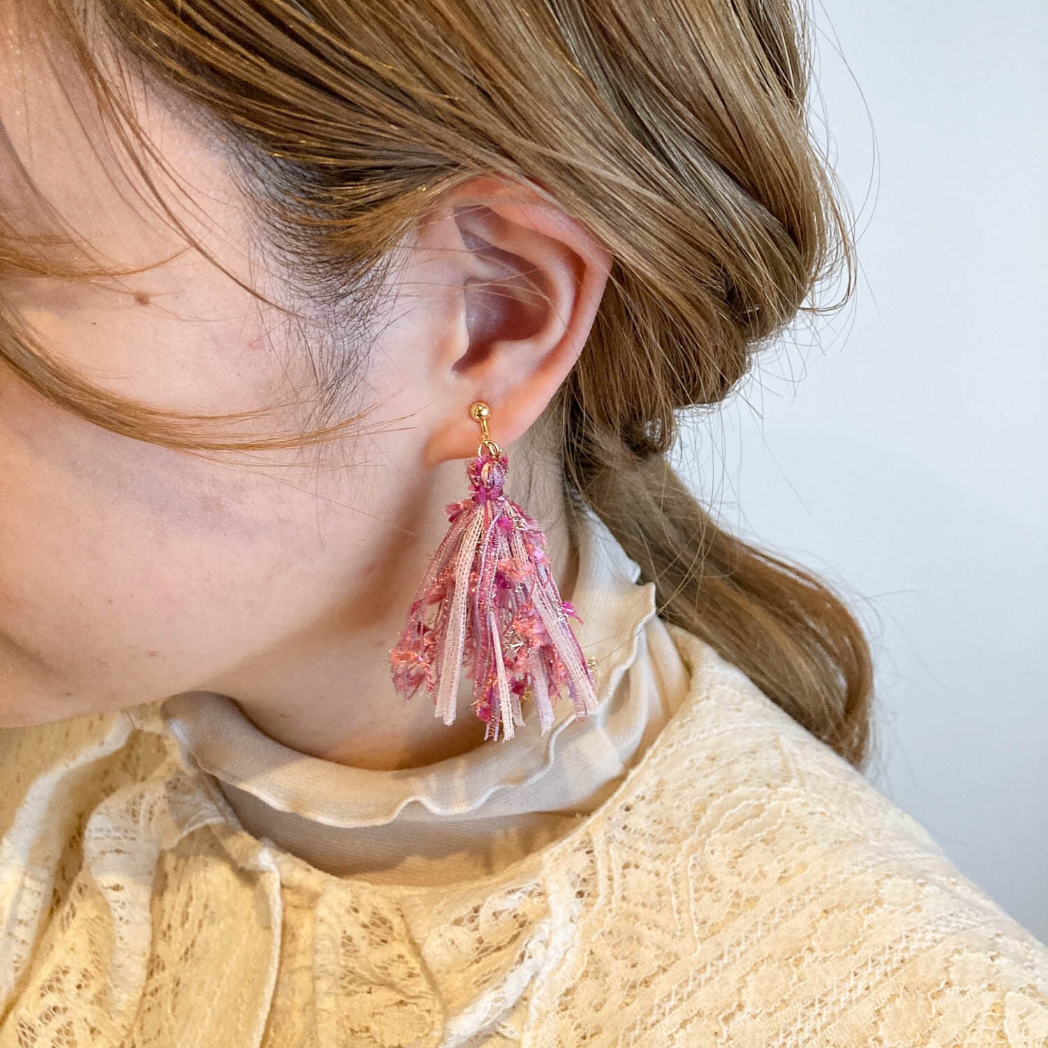 キット〉Duaオリジナル AVRIL糸でつくるタッセルの耳飾り A | Dua