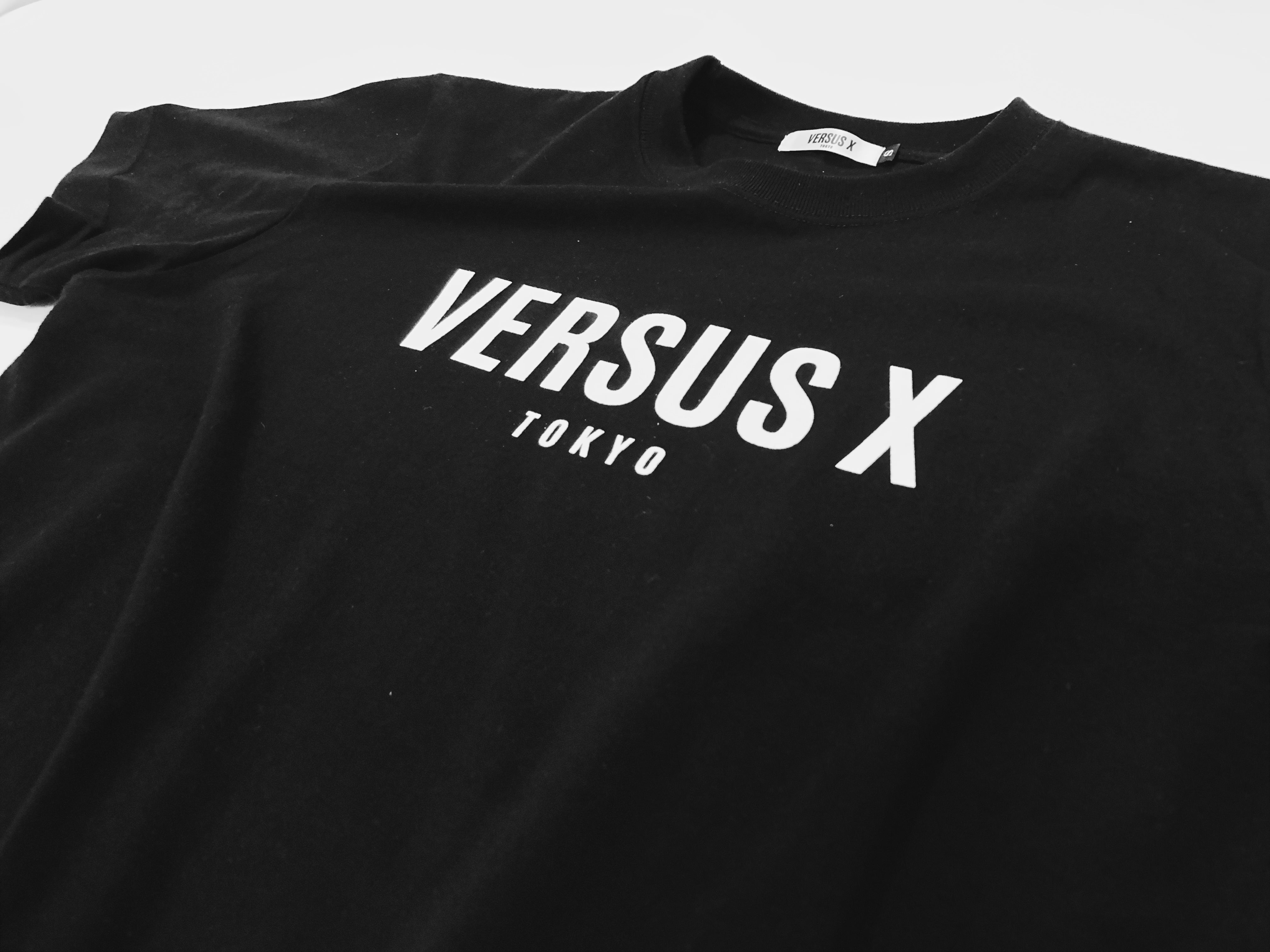 ブランドロゴTシャツ（BLACK）ver.2.0 | FITNESS VERSUS X