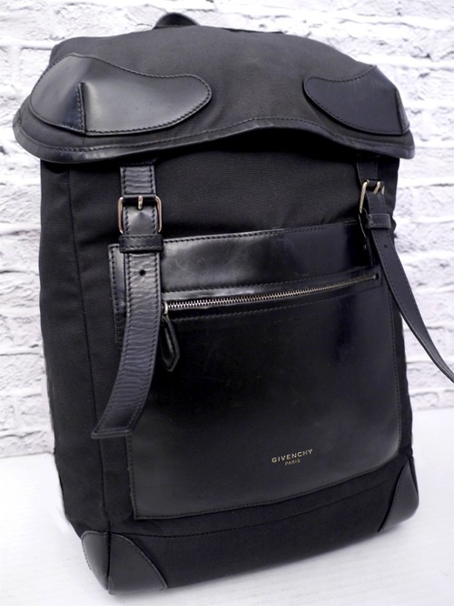 レア24万◆GIVENCHY ジバンシィ 男女可 大容量 ナイロンxレザー リュック バックパック ロックサック 黒◆ 使い勝手の良い大容量モデル♪