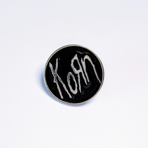 送料無料！ ★ピンズ PINS★ピンバッジ 【 Korn（ コーン ）】バンド 〚アメリカン雑貨 アメトイ〛