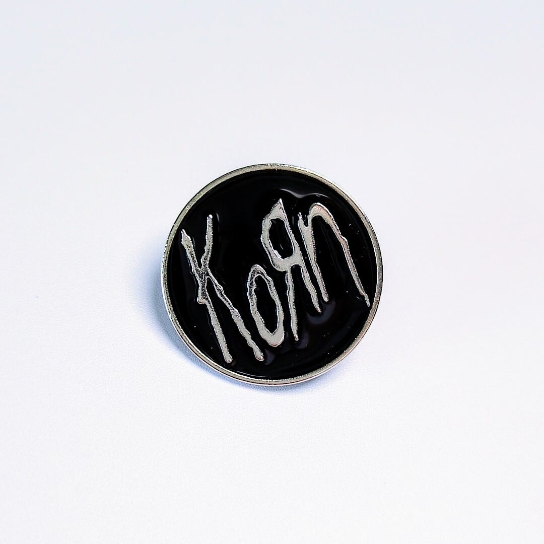 送料無料！ ★ピンズ PINS★ピンバッジ 【 Korn（ コーン ）】バンド 〚アメリカン雑貨 アメトイ〛