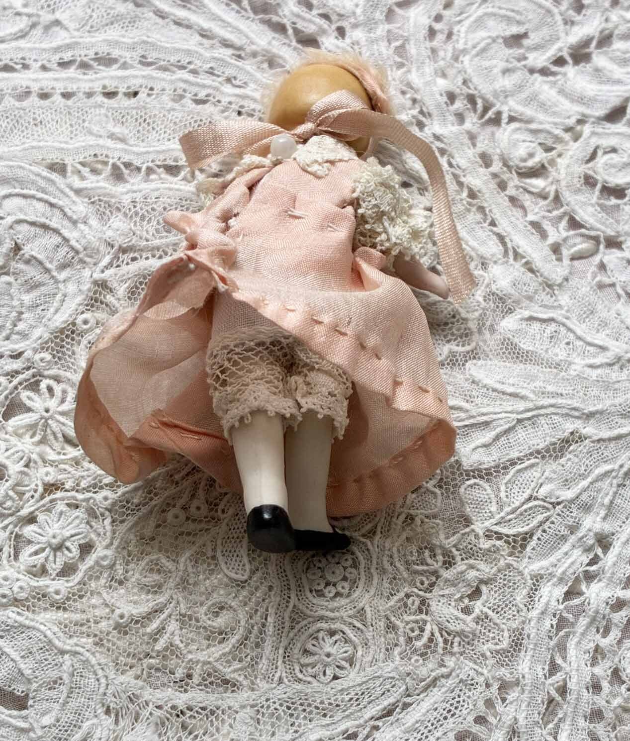 完成ドール】ピンクドレスのクロエ / 7cm /ミニチュアオールビスク