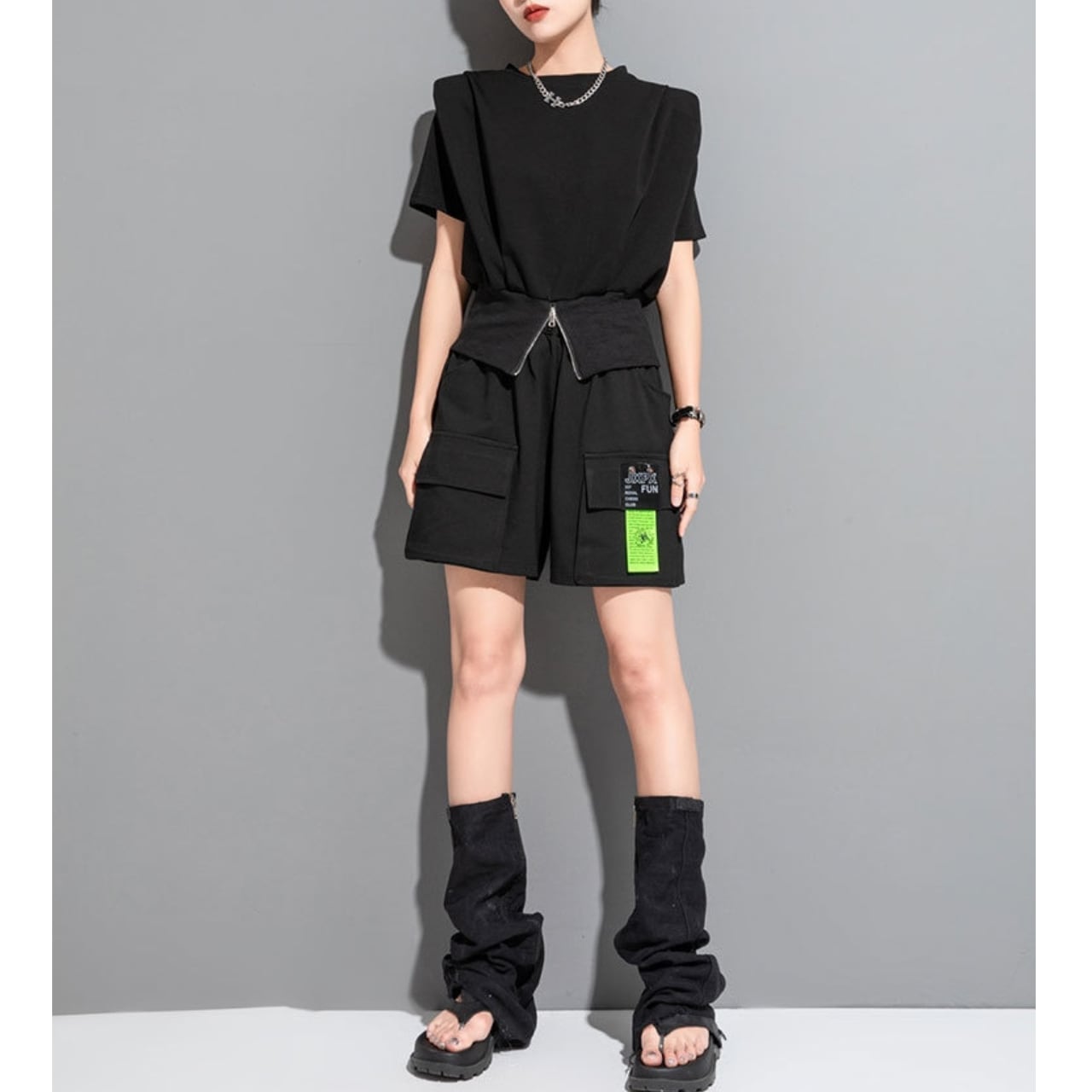 Drop Shoulder Front and Back Difference Hemline Zippered Short Sleeve Top 00066