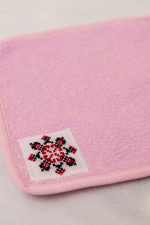 ウクライナ暗号手刺繍入りハンカチー 母国　(Батьківщина)　ハンドタオル