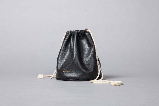 （紐ホワイト）enricheveryday Everyday shoulder BAG／BLACK × white（巾着ショルダーバッグ／ブラック ）