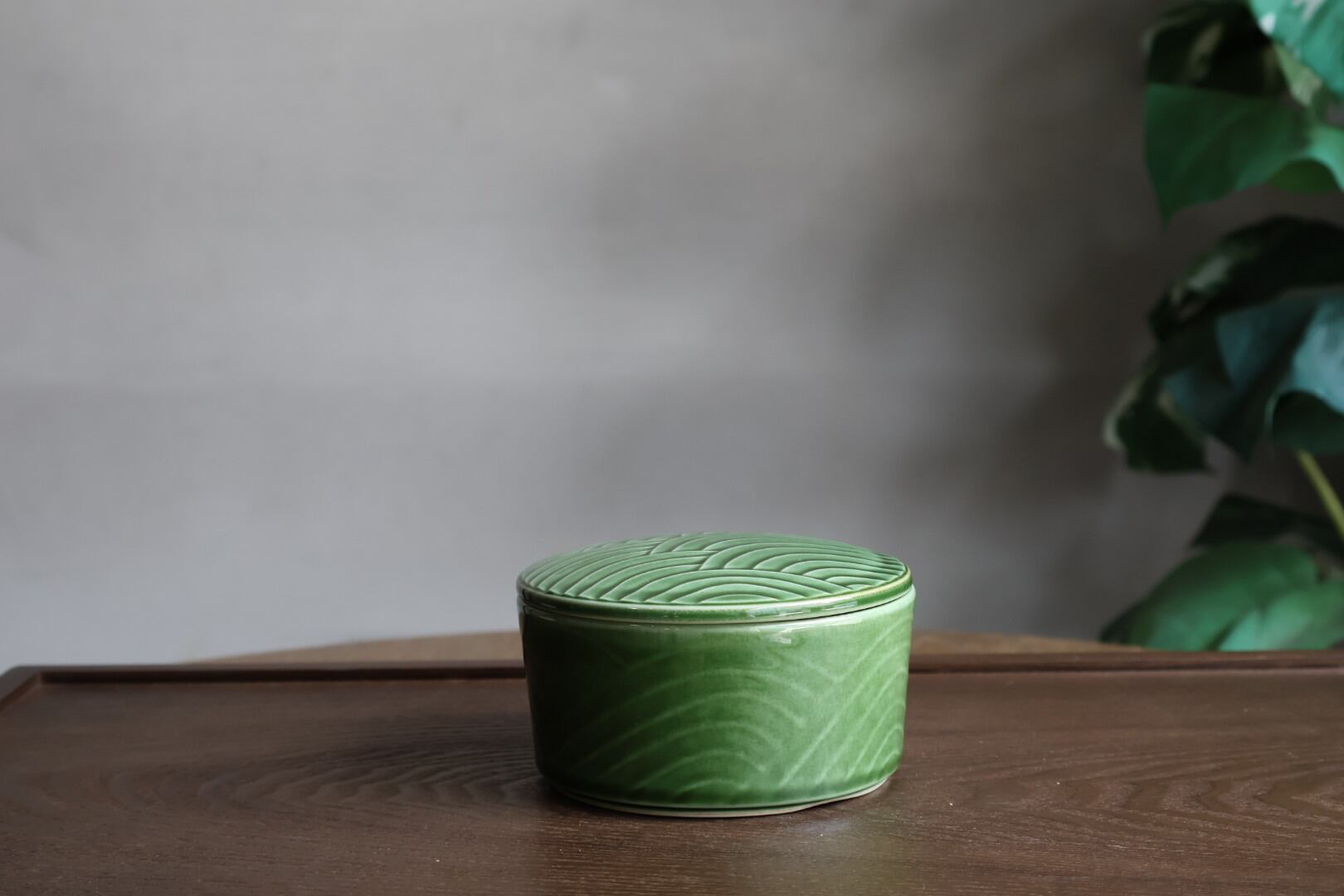 美濃焼 Futamono ふたもの 中鉢 松葉色