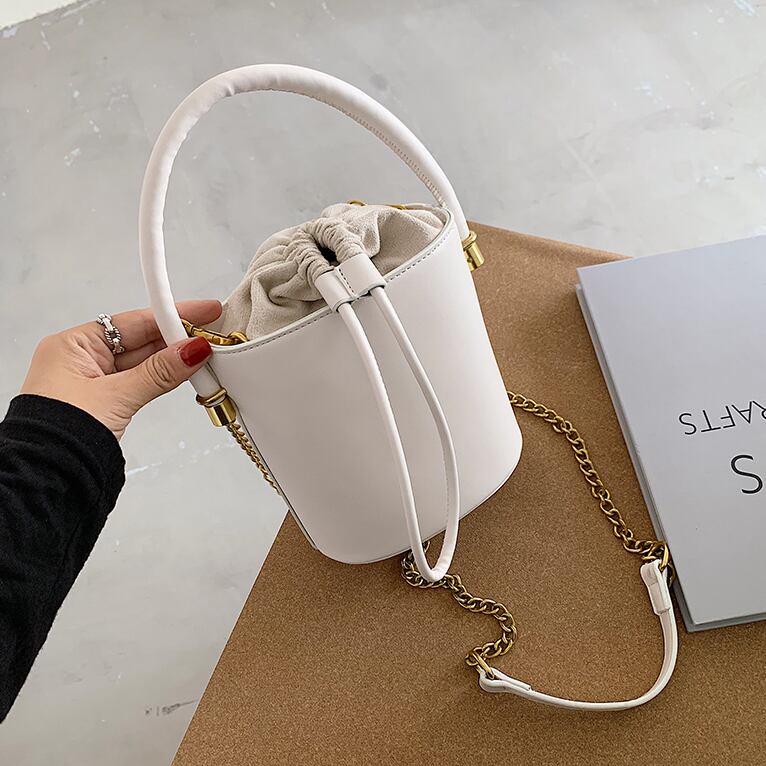 ホワイトバッグ2020ニューウェーブファッションチェーンワイルドメッセンジャーバッグ夏シンプルレディースショルダーバケットバッグ Tiancai_Wing_Bag6128478